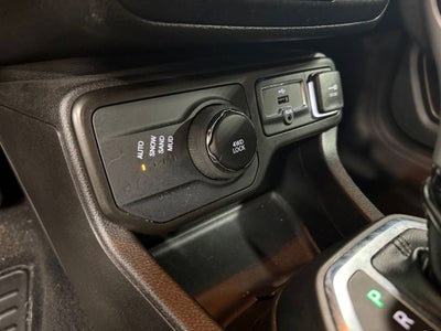 2023 Jeep Renegade Latitude w/Preferred Pkg