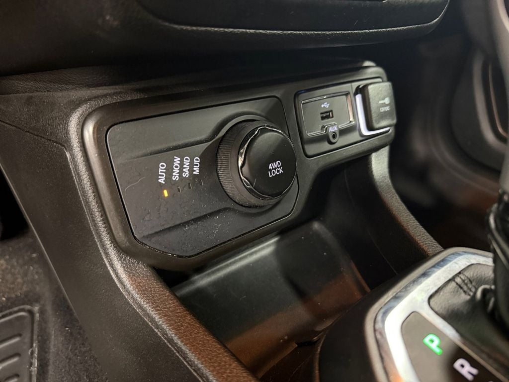 2023 Jeep Renegade Latitude w/Preferred Pkg
