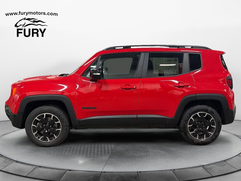 2023 Jeep Renegade Latitude w/Preferred Pkg