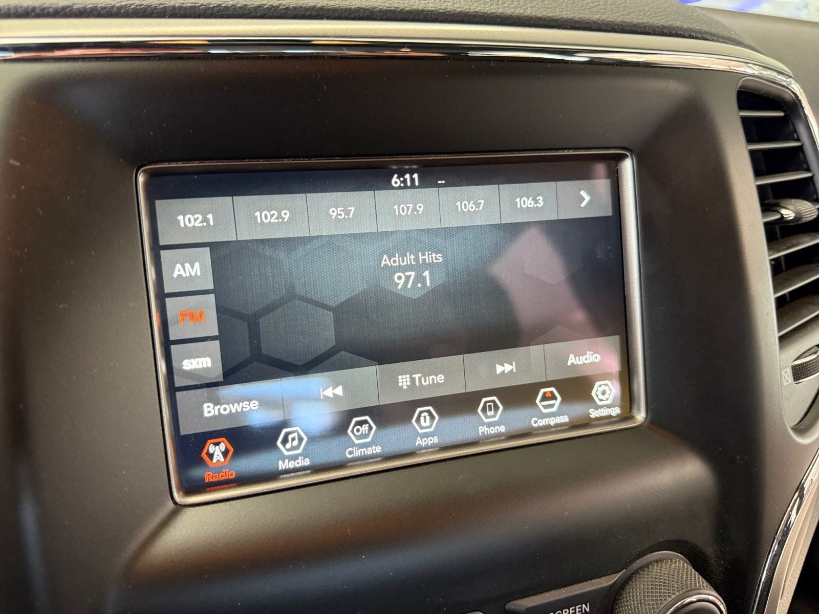 2019 Jeep Grand Cherokee Laredo E