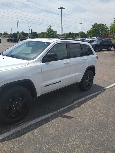 2020 Jeep Grand Cherokee Laredo