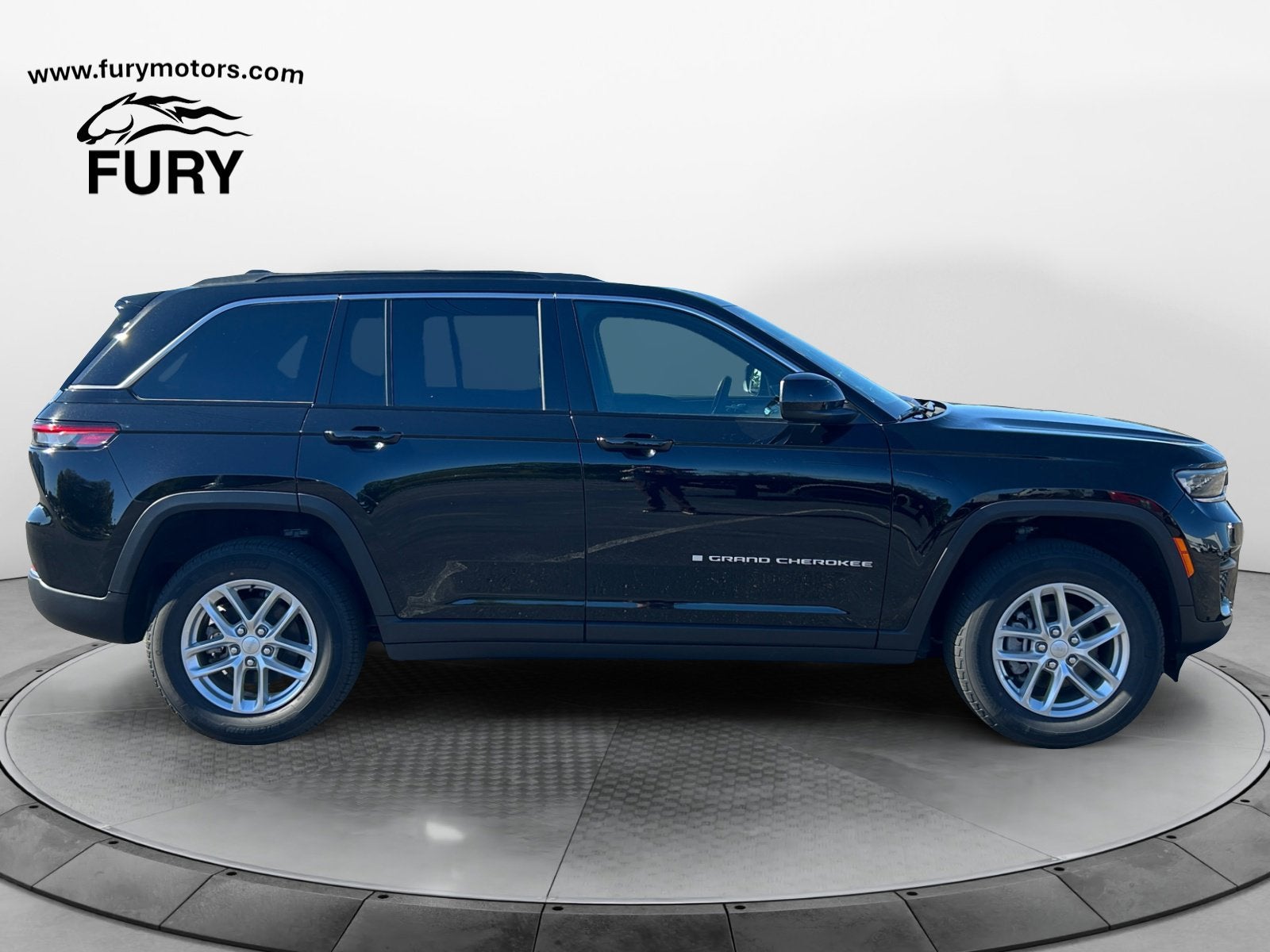 2024 Jeep Grand Cherokee Laredo X 4x4