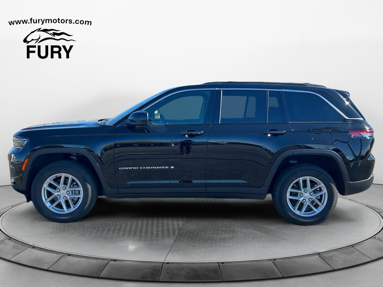 2024 Jeep Grand Cherokee Laredo X 4x4