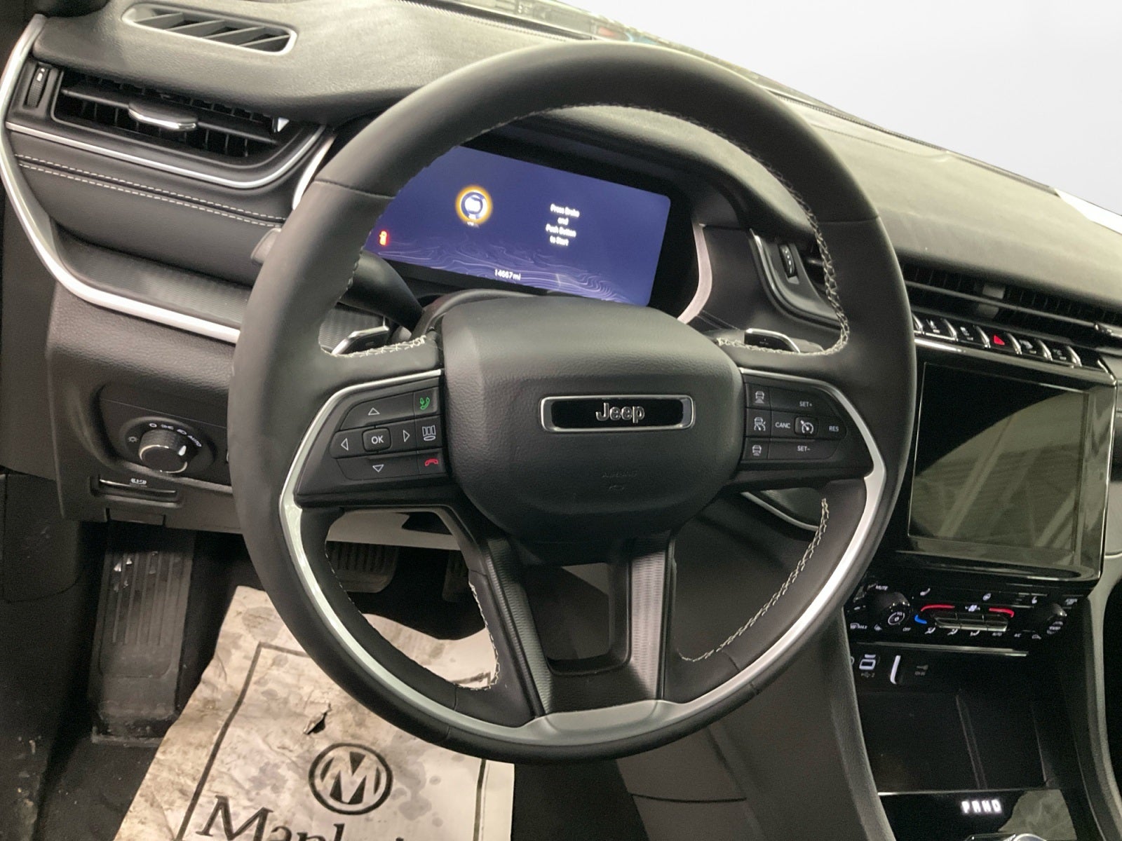 2025 Jeep Grand Cherokee Laredo 4x4