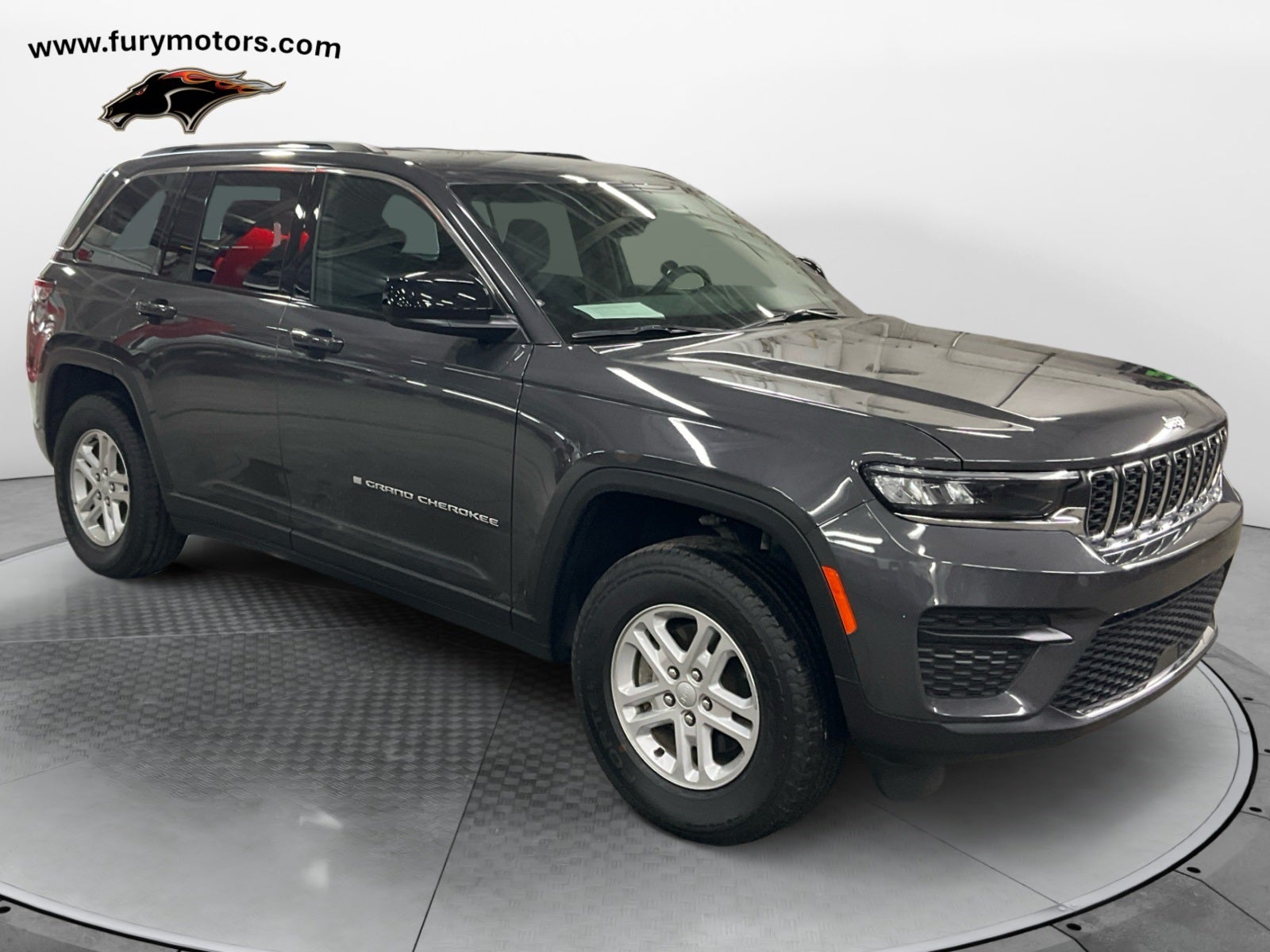 2025 Jeep Grand Cherokee Laredo 4x4