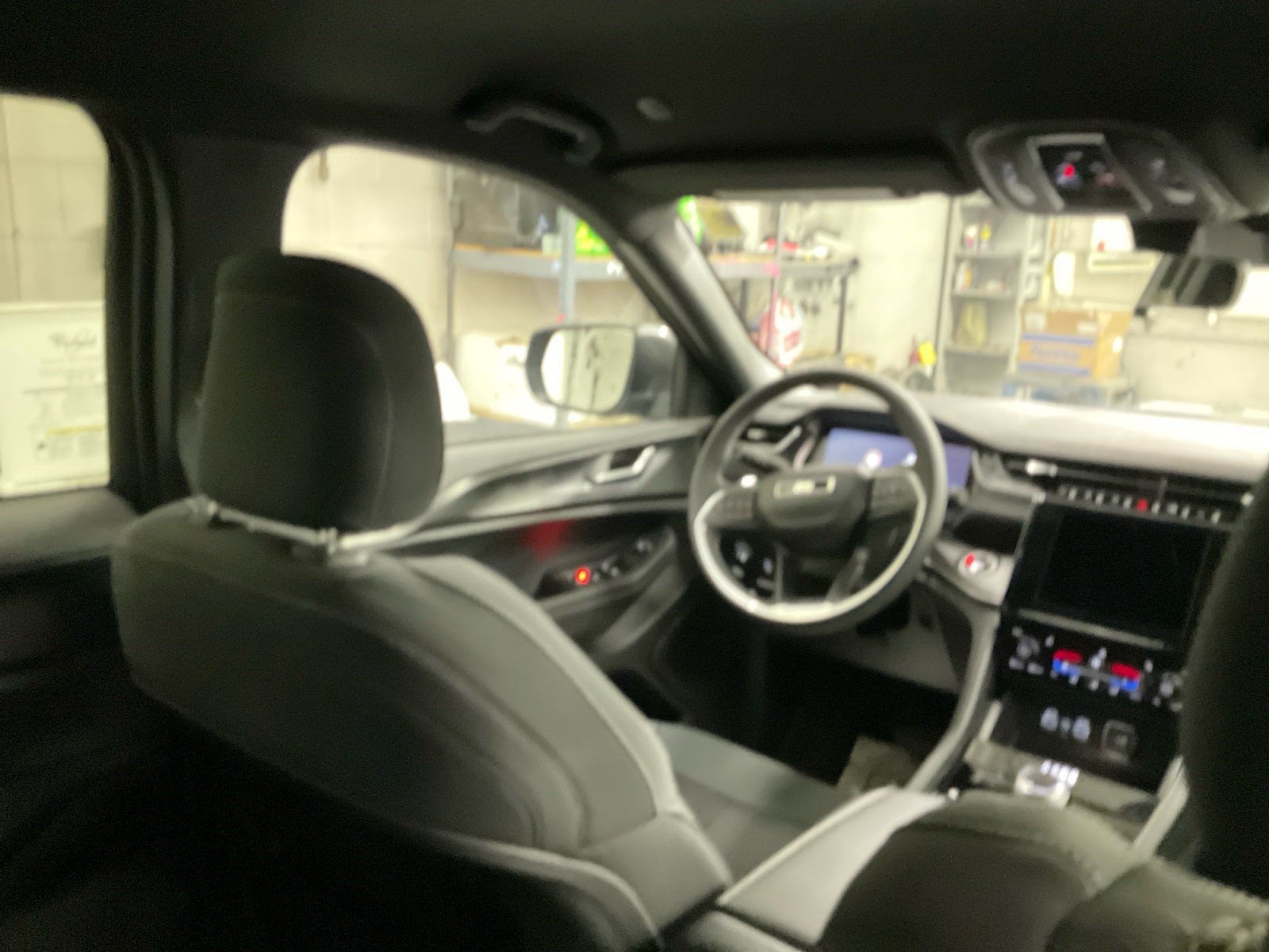 2025 Jeep Grand Cherokee Laredo 4x4