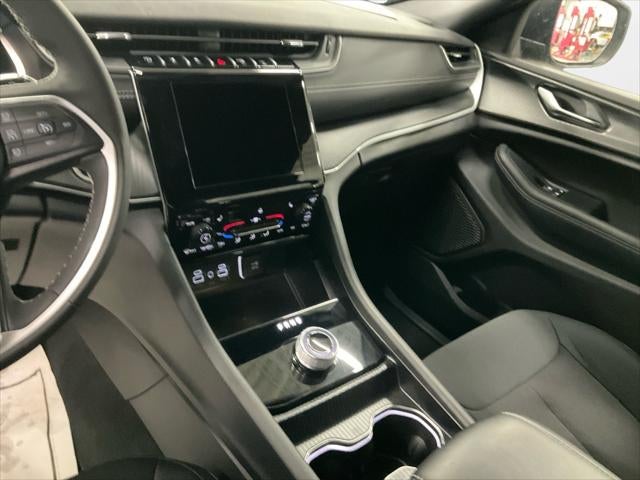 2025 Jeep Grand Cherokee Laredo 4x4