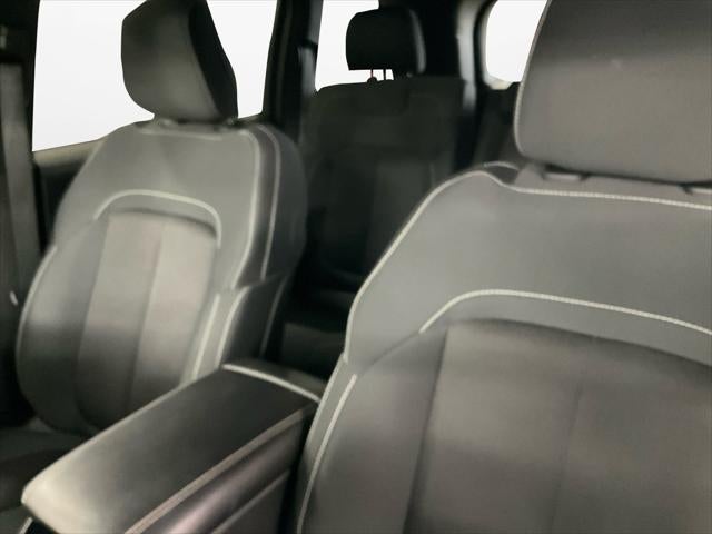 2025 Jeep Grand Cherokee Laredo 4x4