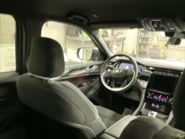 2025 Jeep Grand Cherokee Laredo 4x4