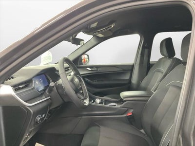 2025 Jeep Grand Cherokee Laredo 4x4