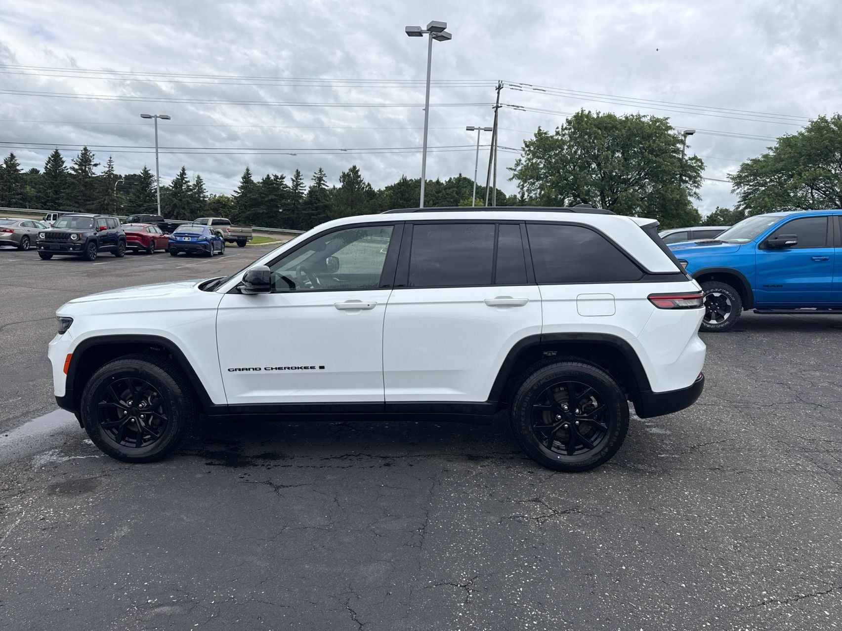 2024 Jeep Grand Cherokee Altitude
