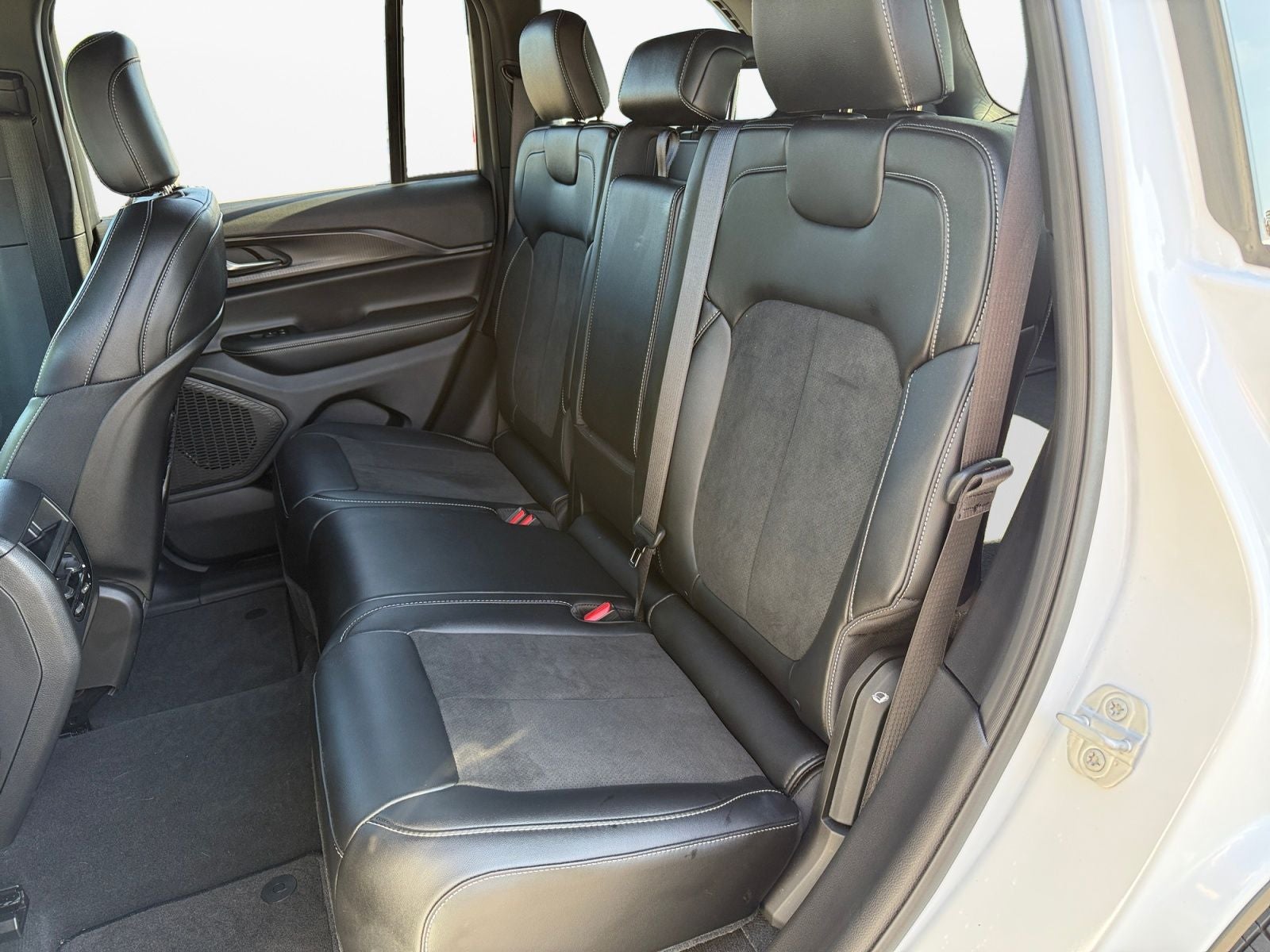 2025 Jeep Grand Cherokee Altitude 4x4
