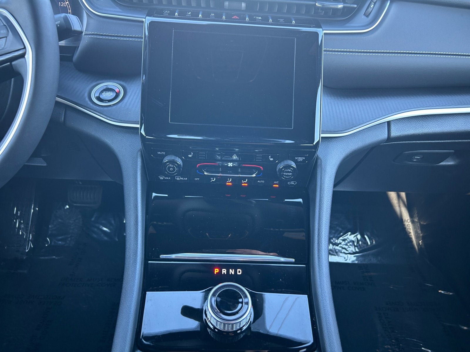 2025 Jeep Grand Cherokee Laredo X 4x4