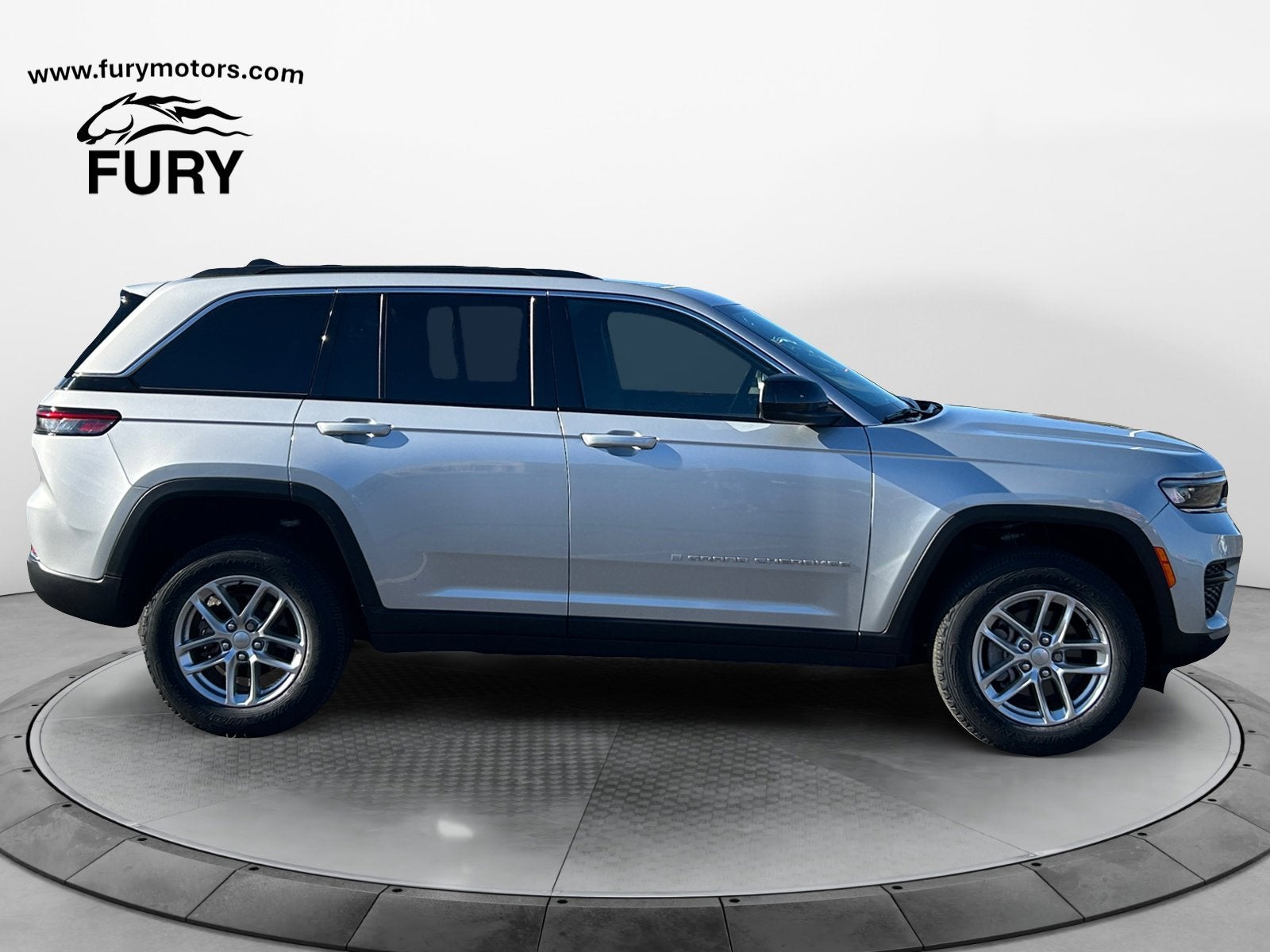 2025 Jeep Grand Cherokee Laredo X 4x4