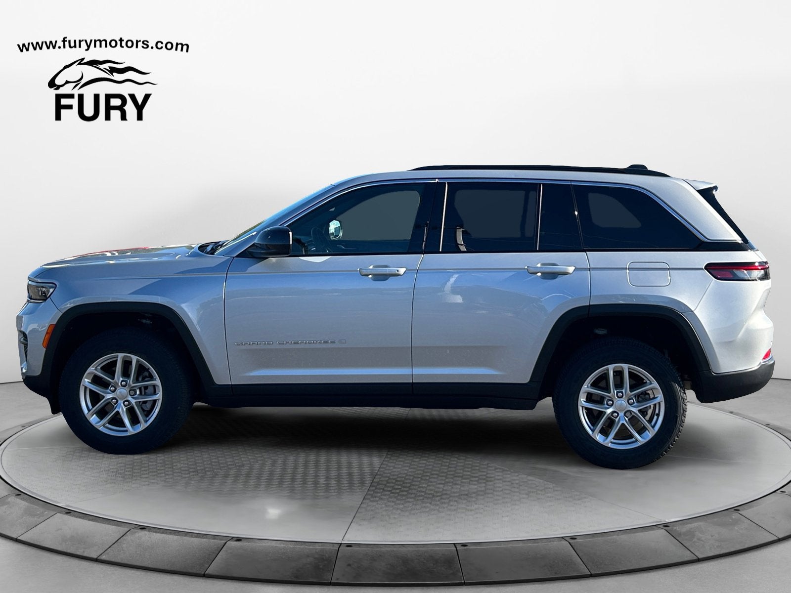 2025 Jeep Grand Cherokee Laredo X 4x4