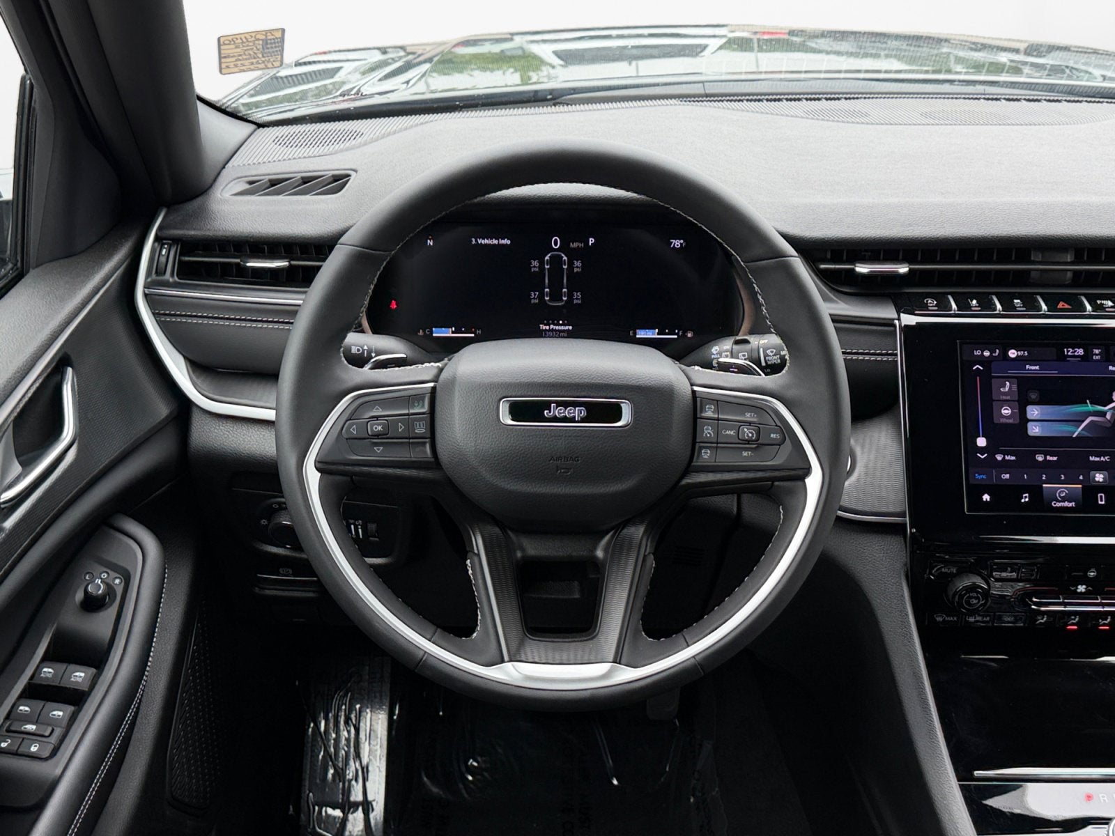 2025 Jeep Grand Cherokee L Altitude X 4x4