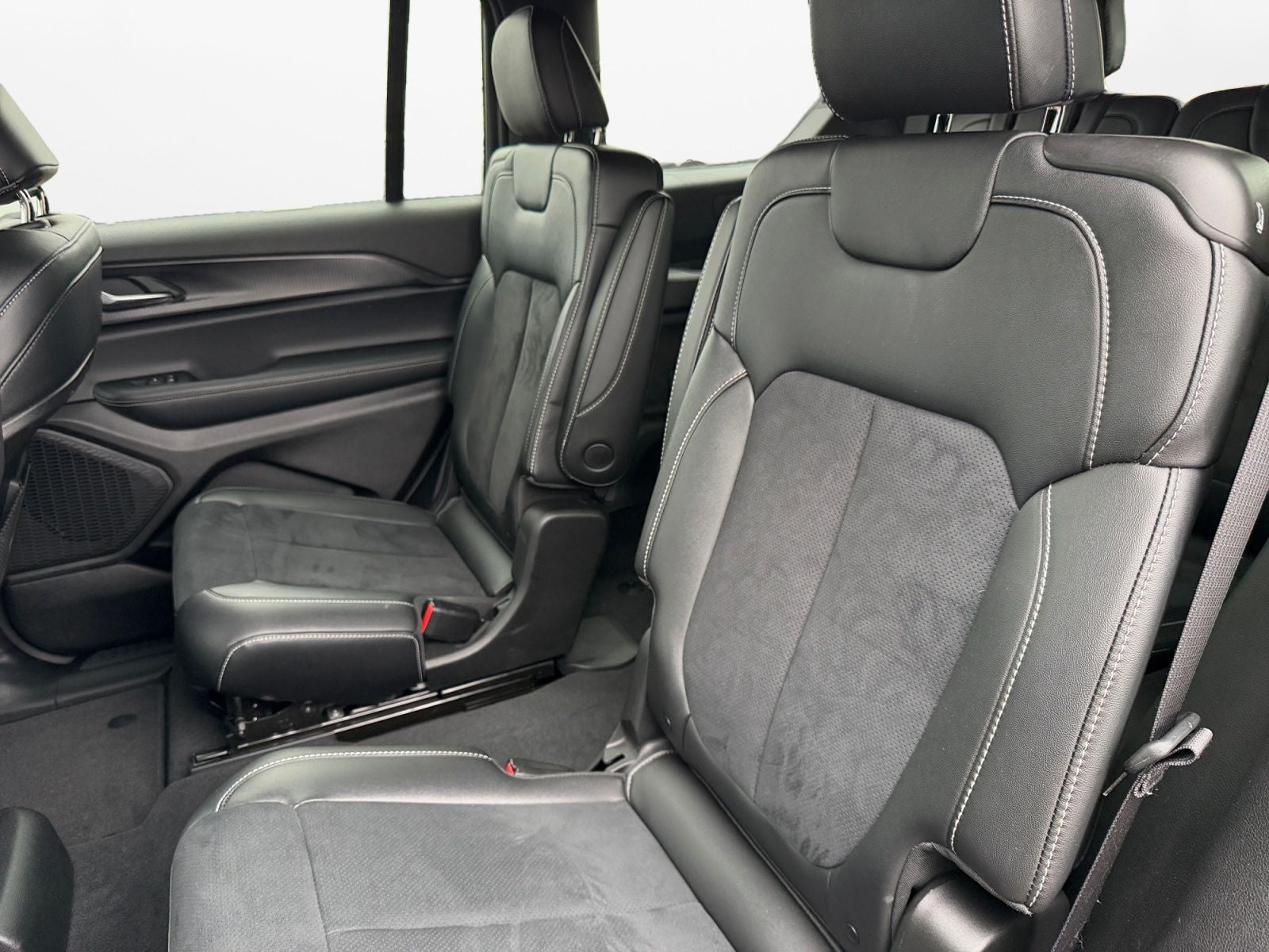 2025 Jeep Grand Cherokee L Altitude X 4x4