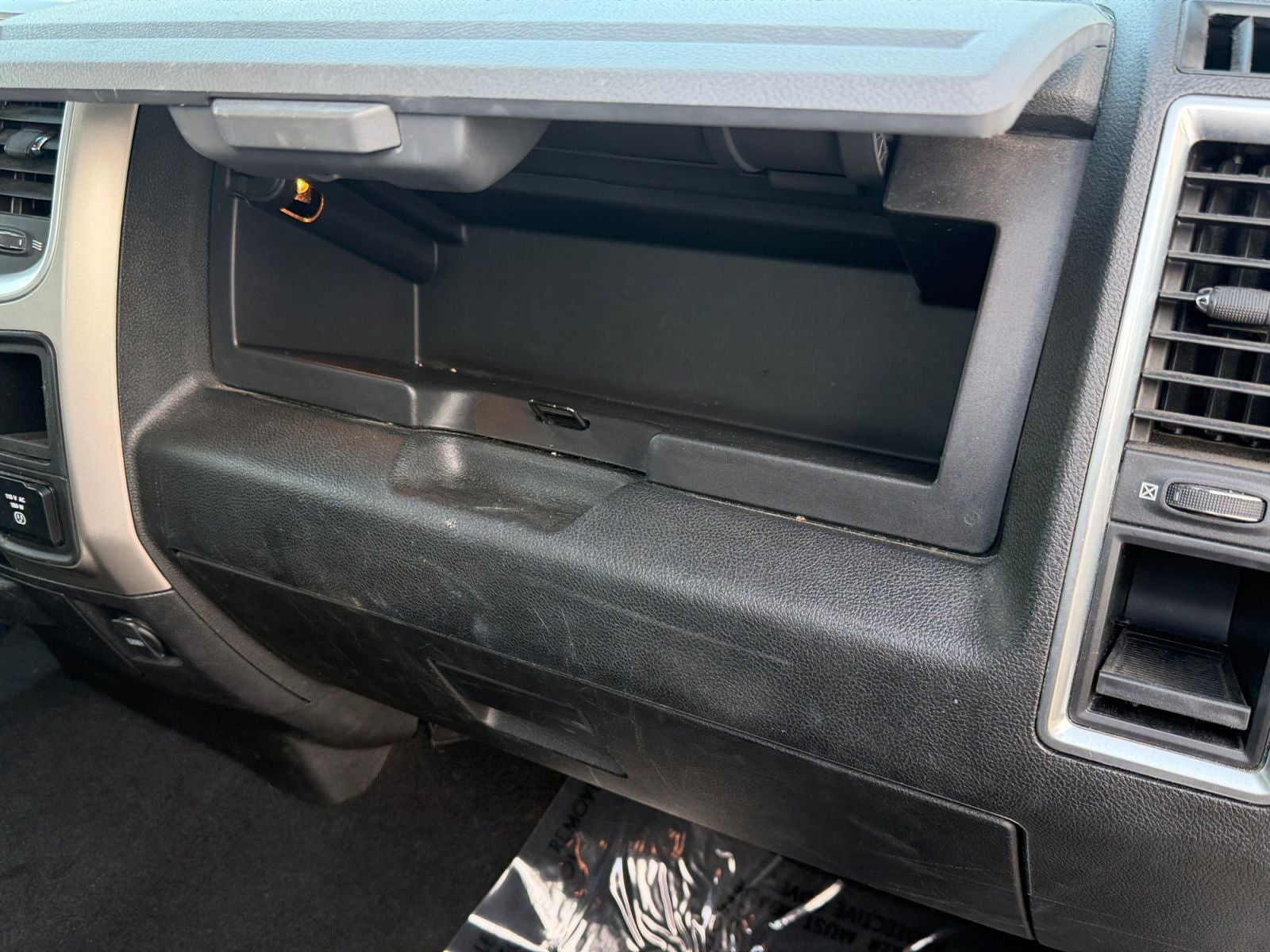 2019 RAM 1500 Classic SLT Crew Cab 4x4 5'7' Box