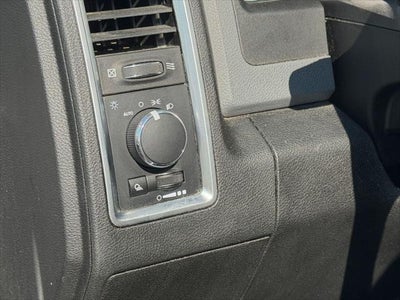 2019 RAM 1500 Classic SLT Crew Cab 4x4 5'7' Box