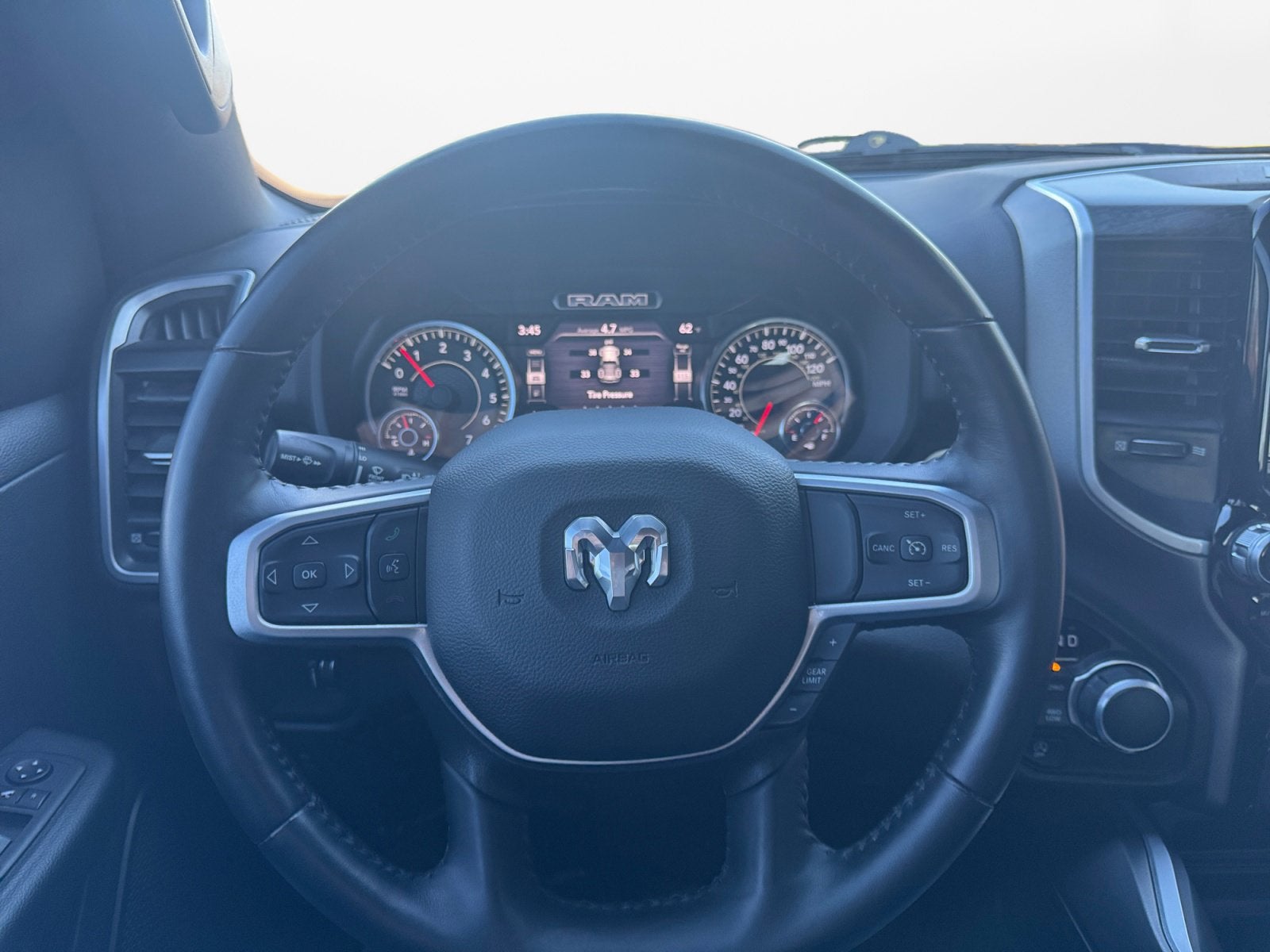 2023 RAM 1500 Big Horn Crew Cab 4x4 5'7' Box