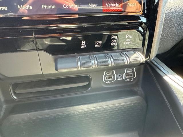 2024 RAM 1500 Big Horn Crew Cab 4x4 5'7' Box