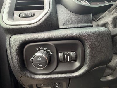 2019 RAM 1500 Big Horn/Lone Star Crew Cab 4x4 5'7' Box