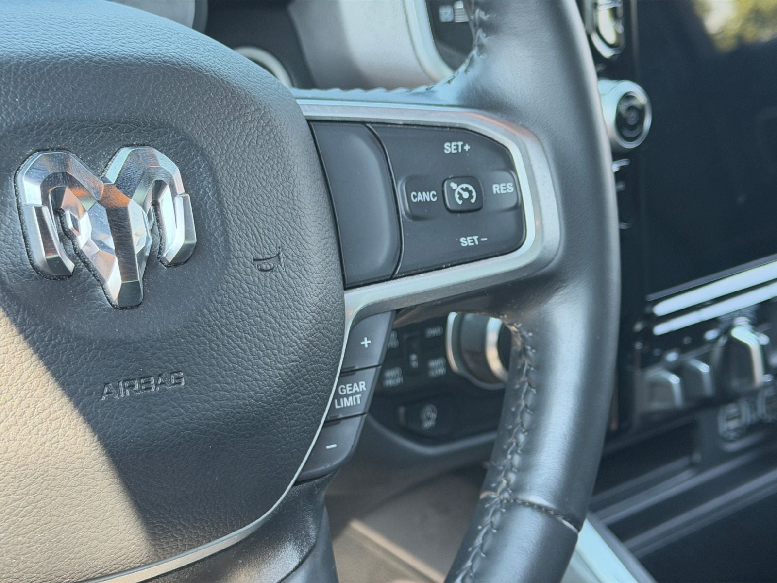 2023 RAM 1500 Big Horn Crew Cab 4x4 5'7' Box