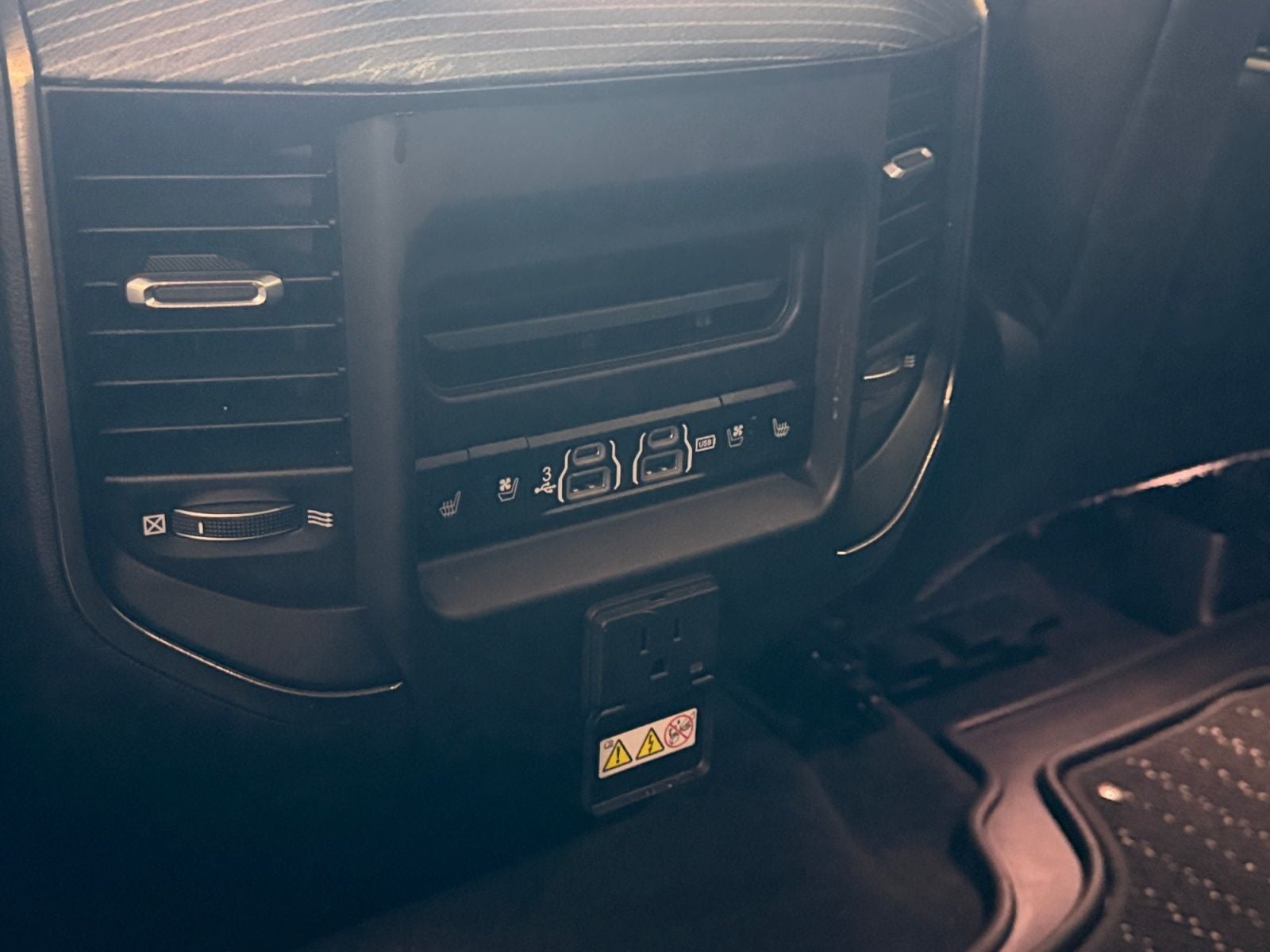 2019 RAM 1500 Limited Crew Cab 4x4 5'7' Box