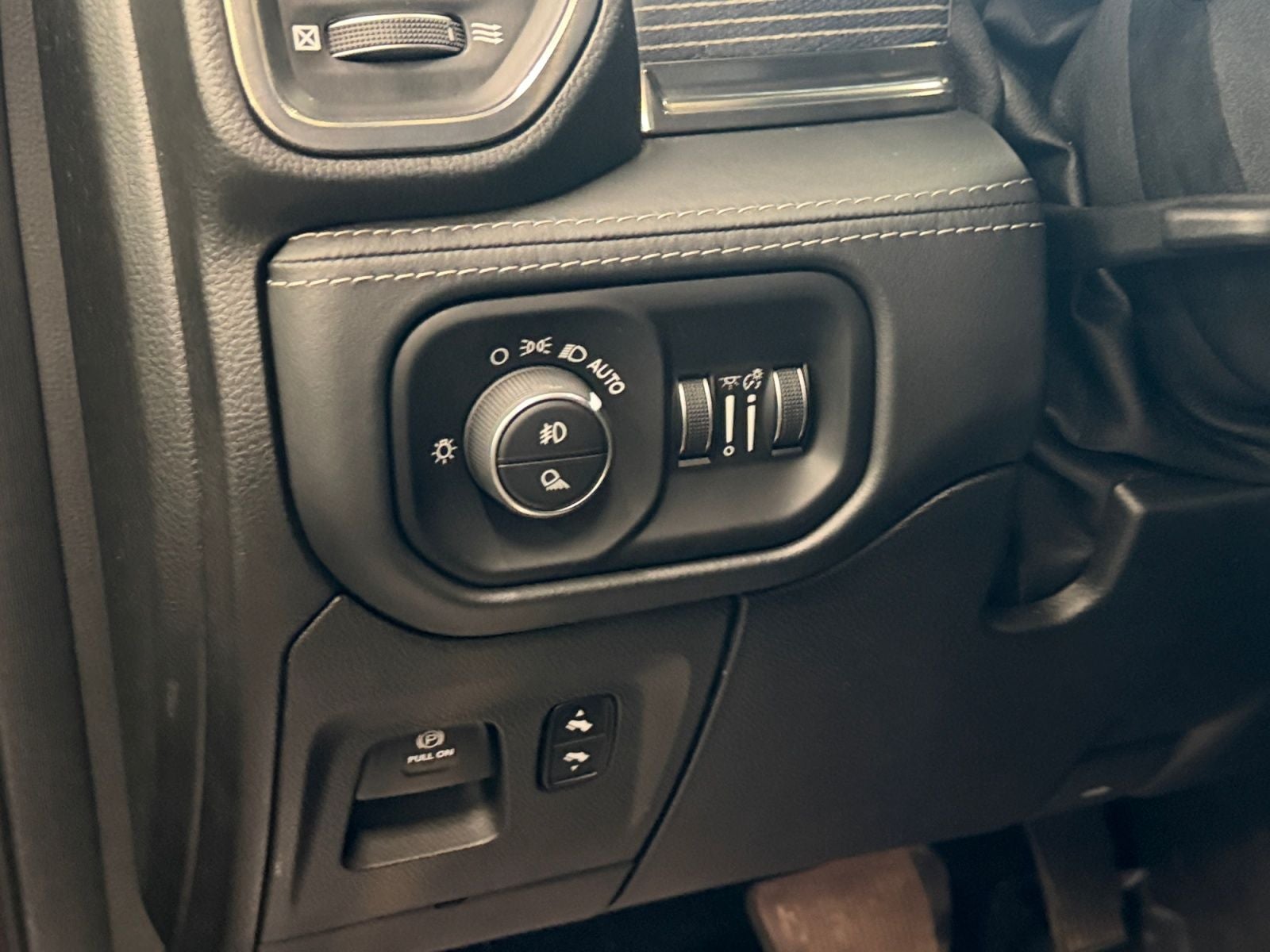 2019 RAM 1500 Limited Crew Cab 4x4 5'7' Box