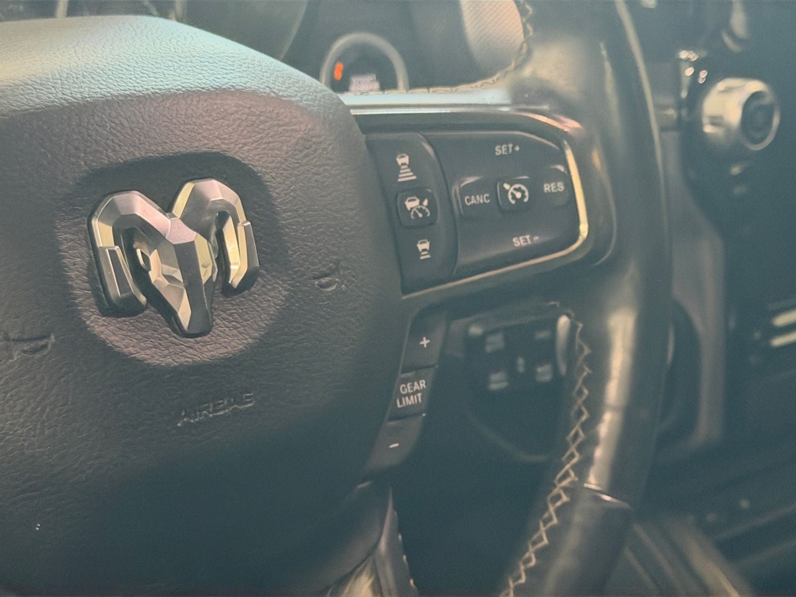 2019 RAM 1500 Limited Crew Cab 4x4 5'7' Box