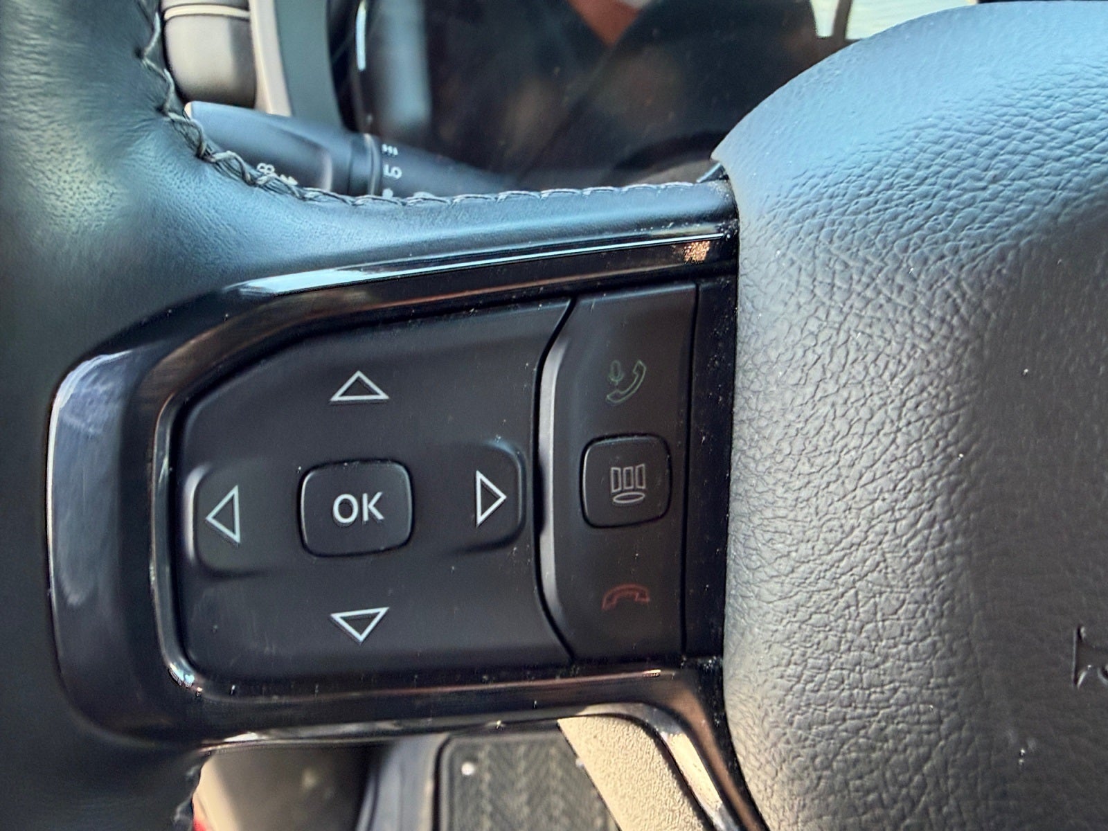 2023 RAM 1500 Limited Crew Cab 4x4 5'7' Box