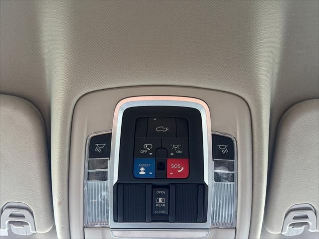 2022 RAM 1500 Laramie Crew Cab 4x4 5'7' Box