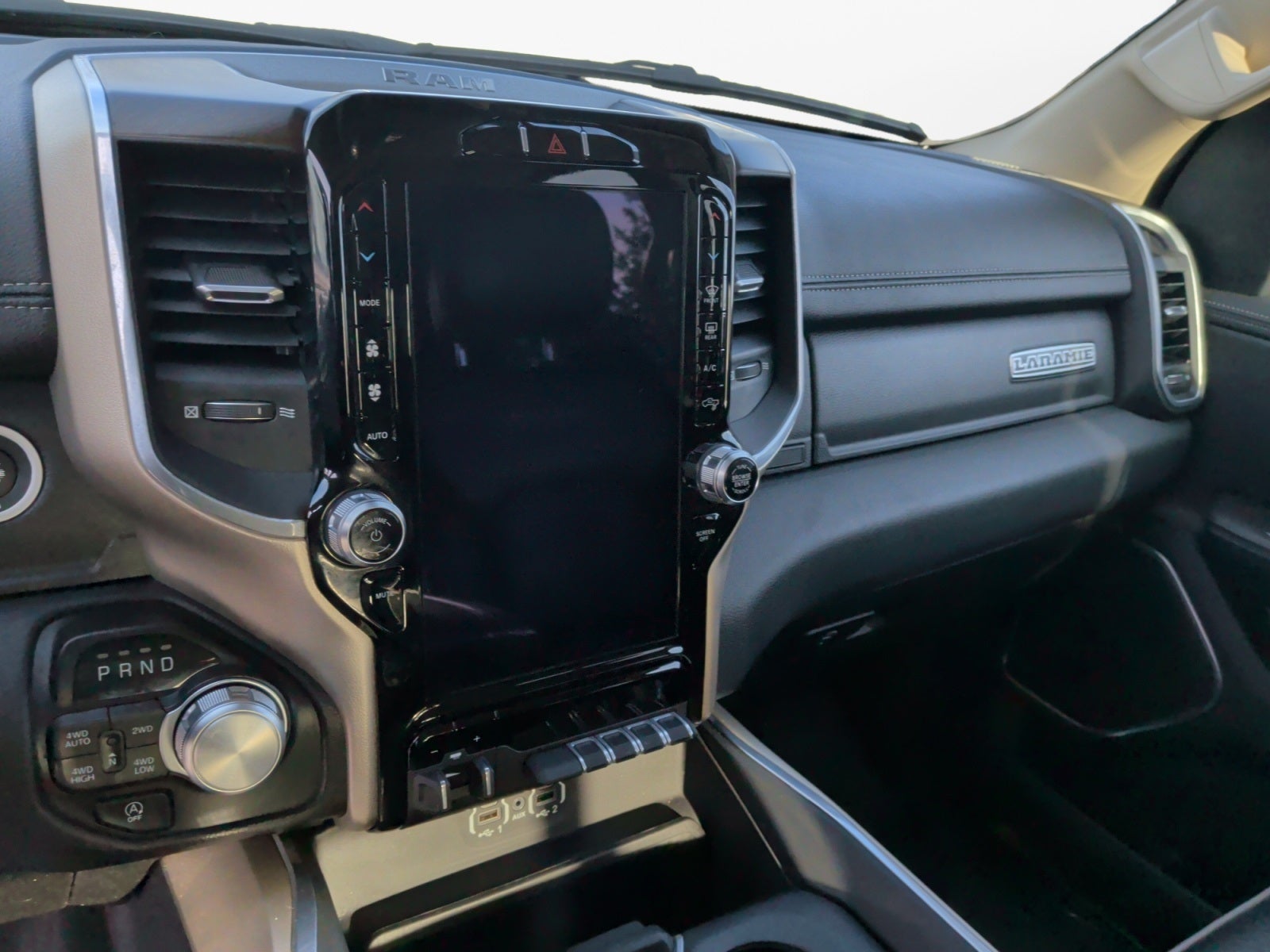 2021 RAM 1500 Laramie Crew Cab 4x4 5'7' Box