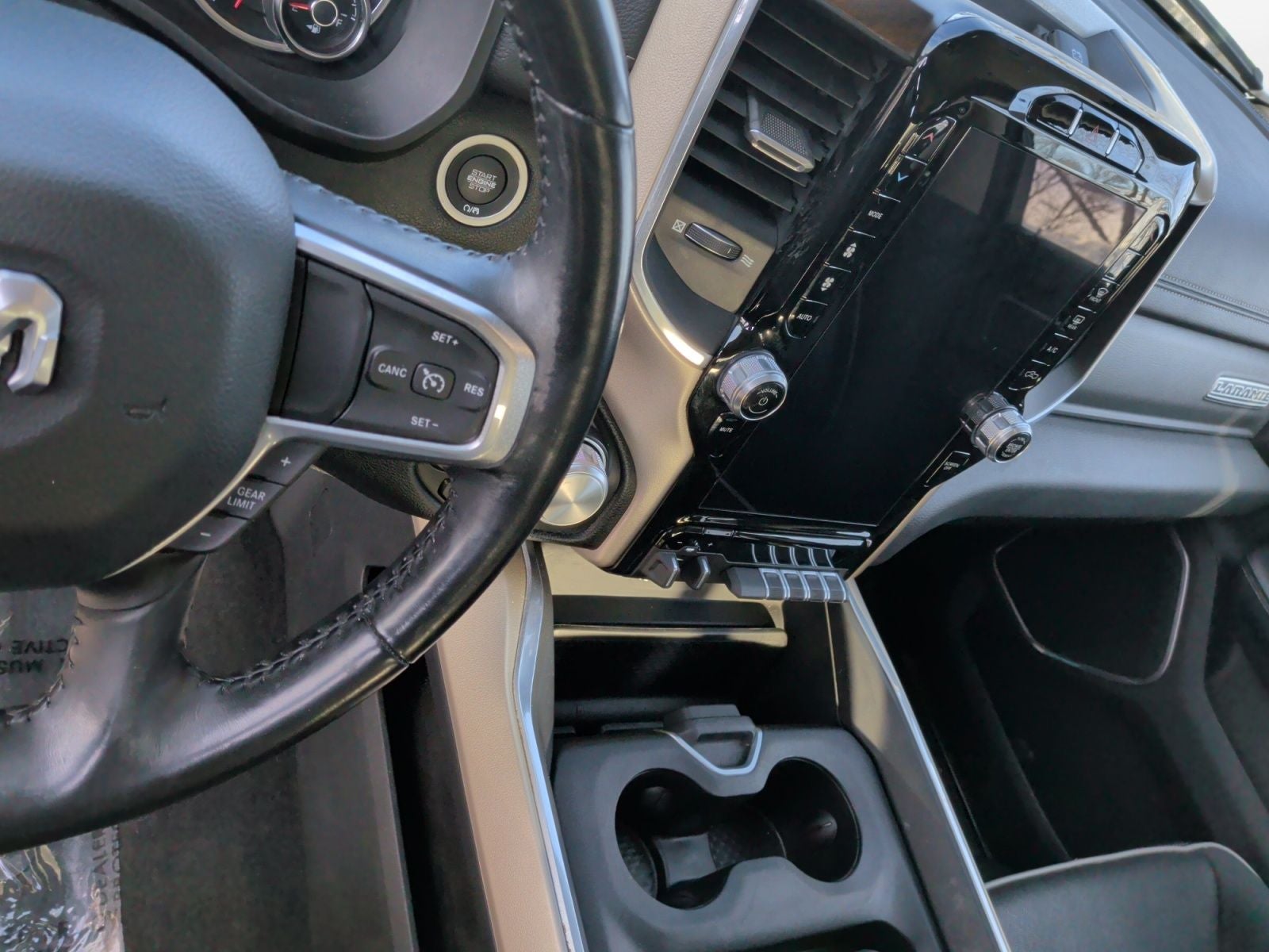 2021 RAM 1500 Laramie Crew Cab 4x4 5'7' Box