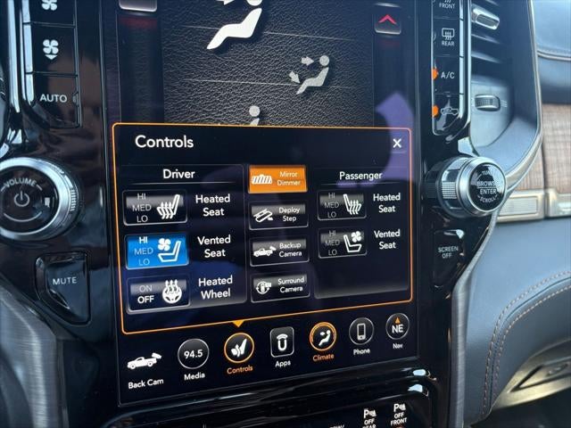 2020 RAM 1500 Laramie Longhorn Crew Cab 4x4 5'7' Box