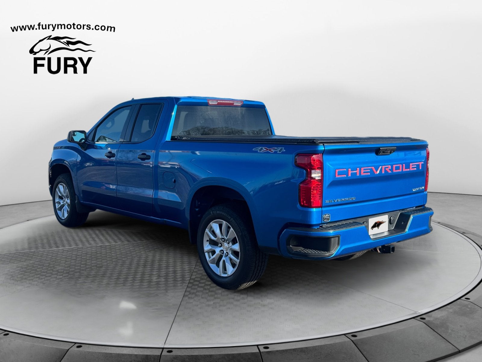 2023 Chevrolet Silverado 1500 4WD Double Cab Standard Bed Custom