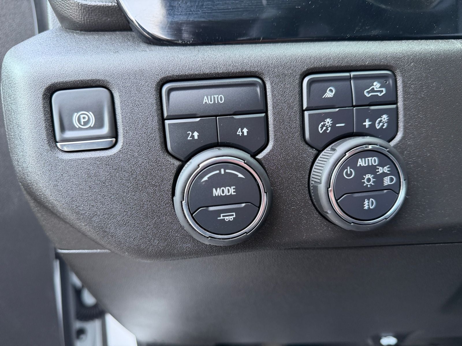 2025 Chevrolet Silverado 1500 4WD LTZ