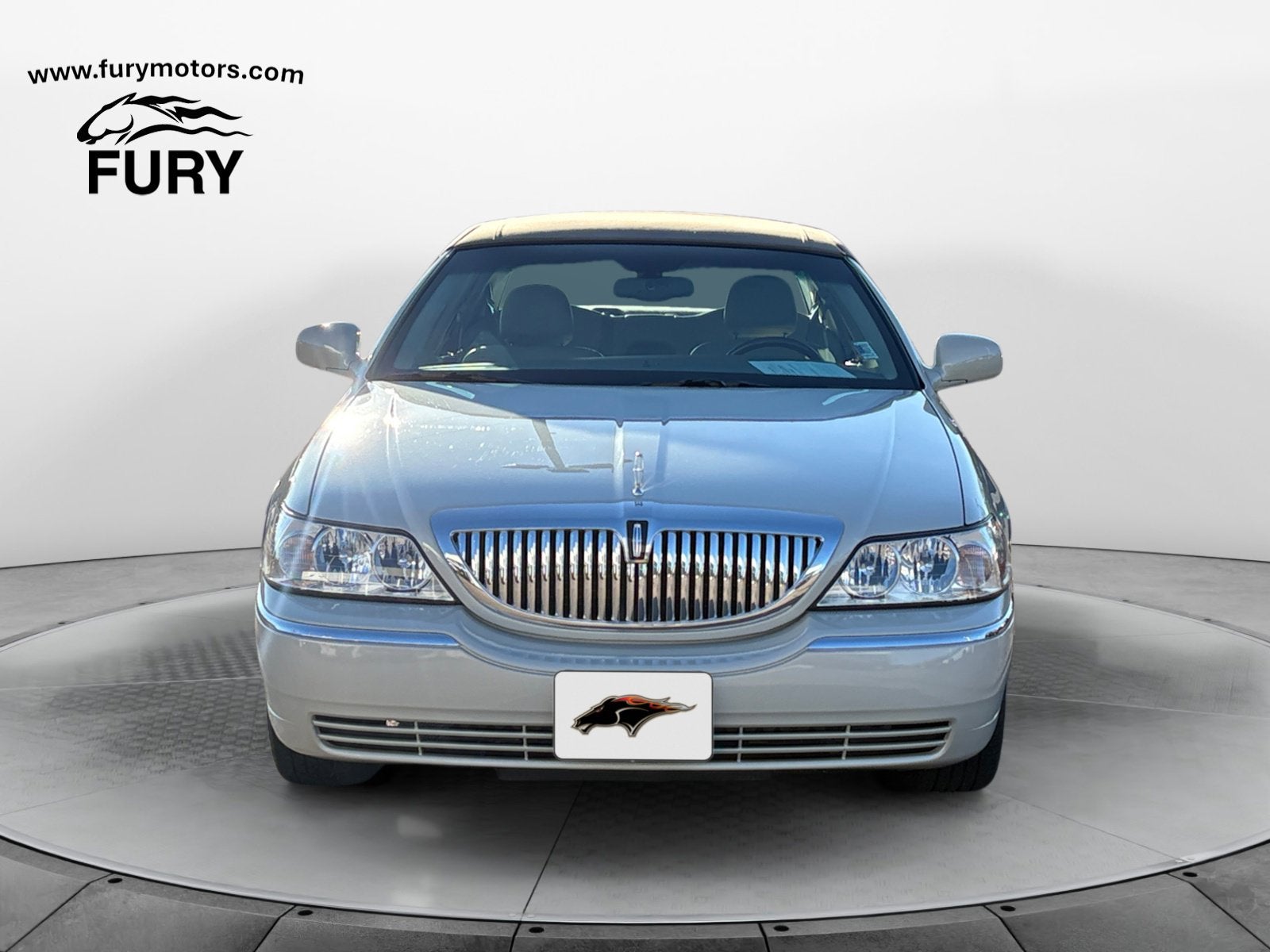 2004 Lincoln Town Car Ultimate