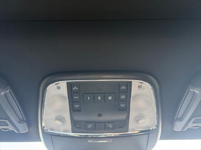 2023 Chrysler 300 300C
