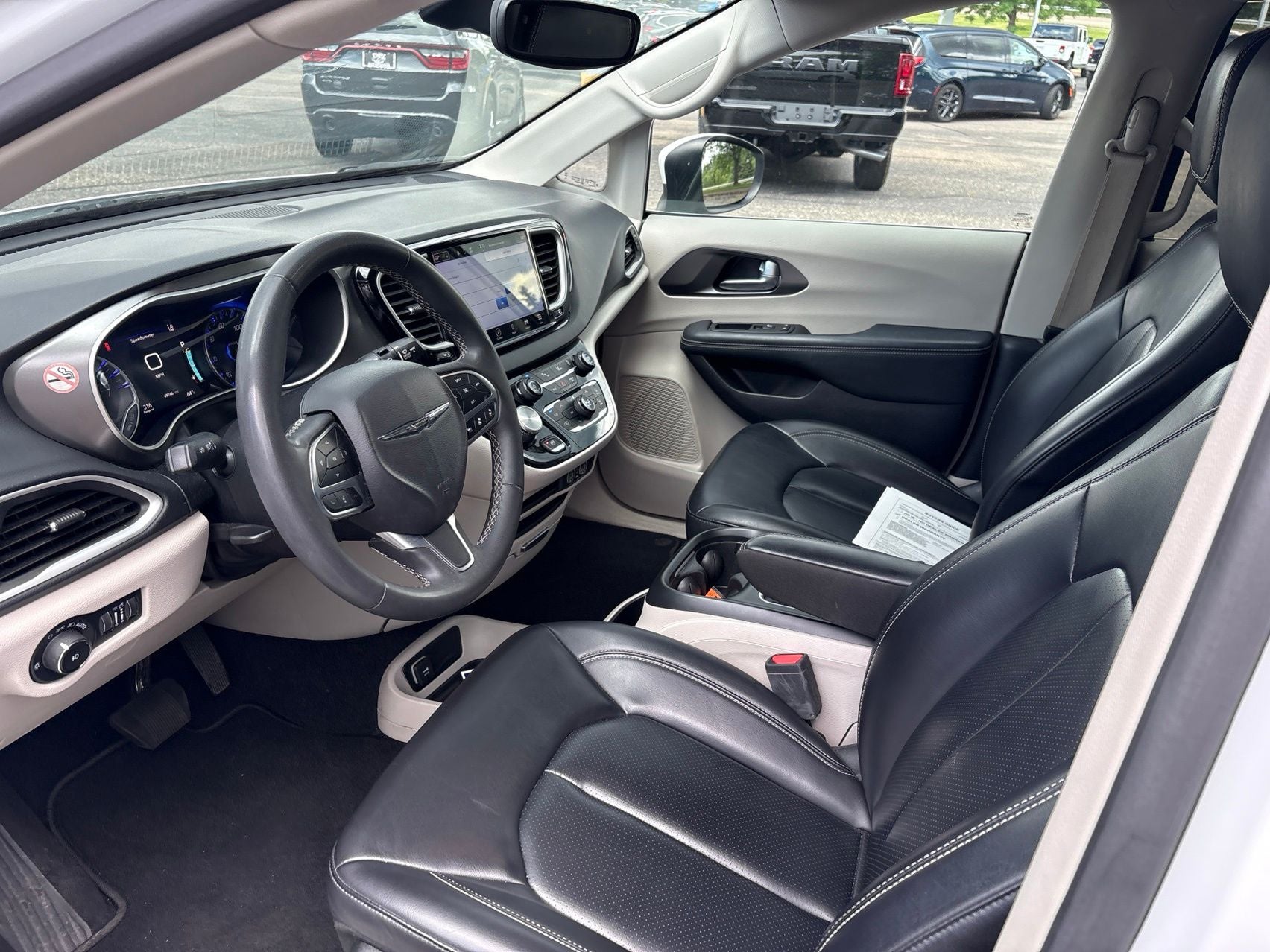 2023 Chrysler Pacifica Touring L