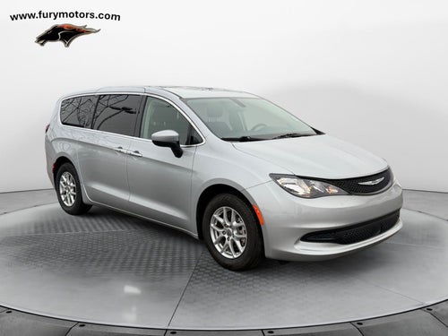 2022 Chrysler Voyager LX