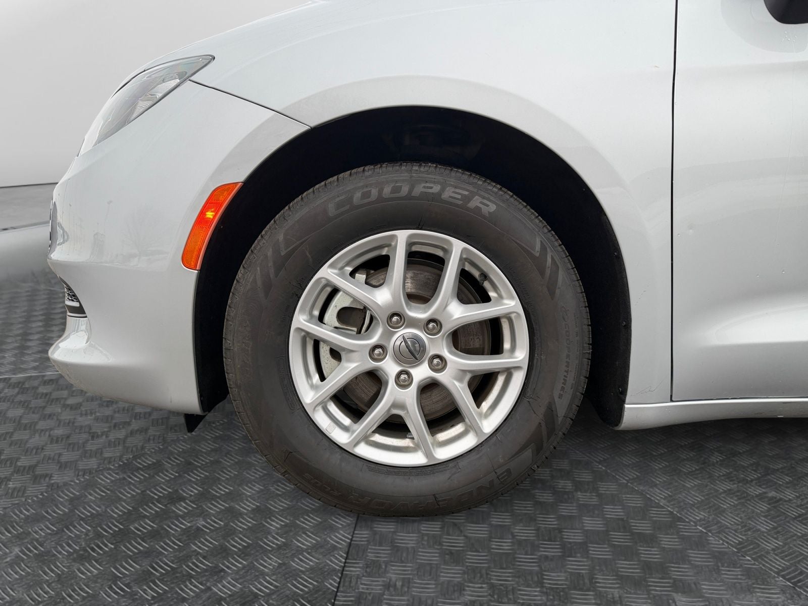 2022 Chrysler Voyager LX