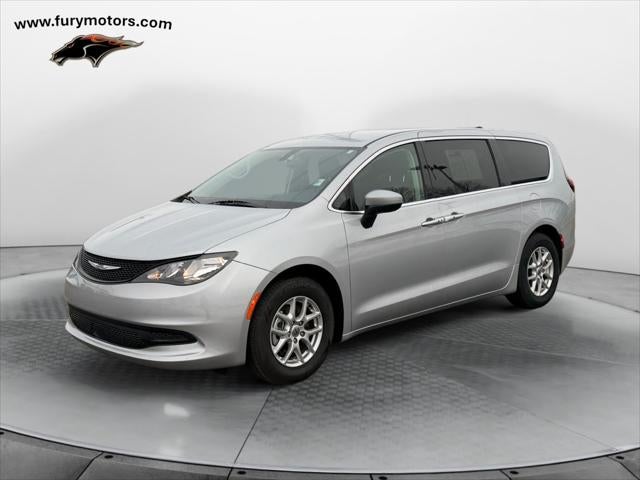 2022 Chrysler Voyager LX