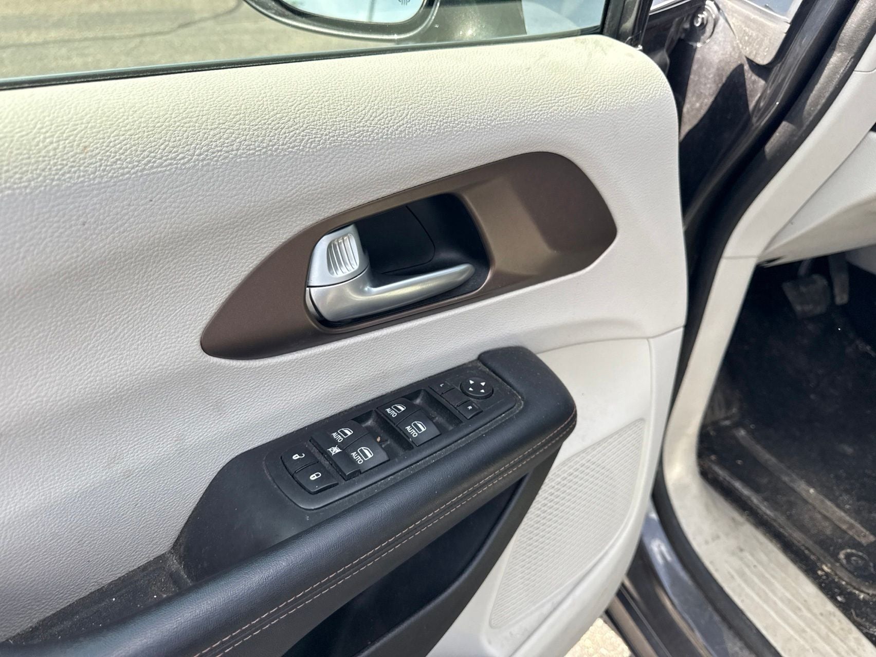 2017 Chrysler Pacifica Touring L Plus