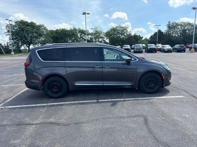 2017 Chrysler Pacifica Touring L Plus