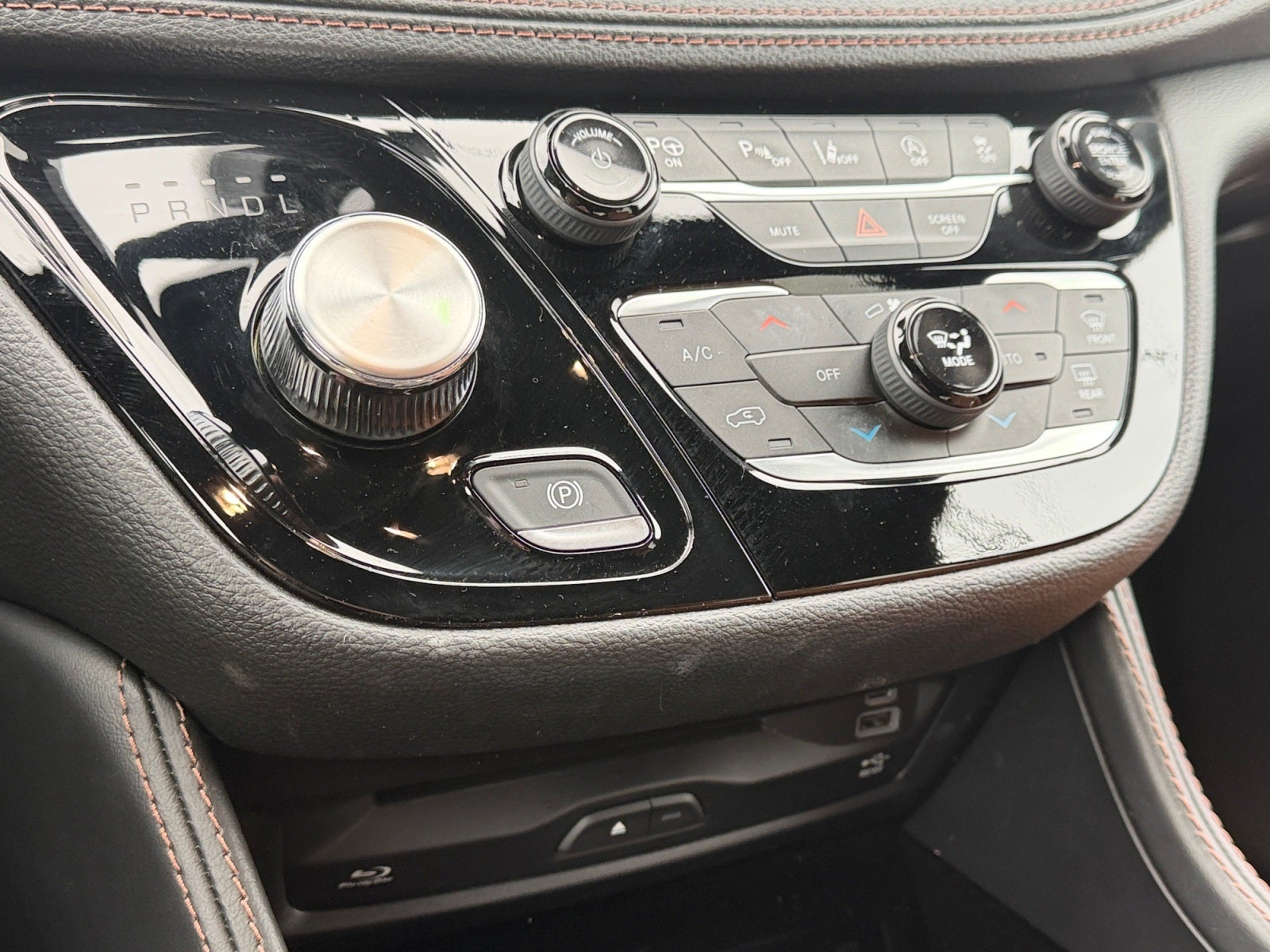 2024 Chrysler Pacifica Pinnacle AWD