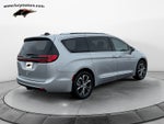 2024 Chrysler Pacifica Pinnacle AWD