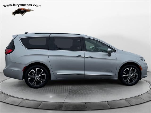 2024 Chrysler Pacifica Pinnacle AWD