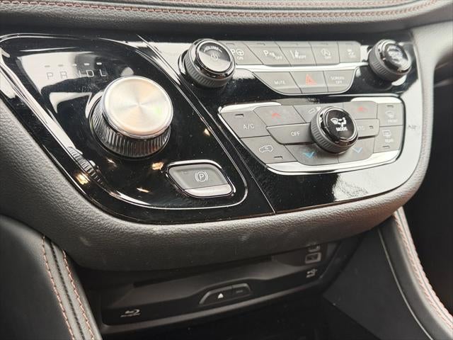 2024 Chrysler Pacifica Pinnacle AWD