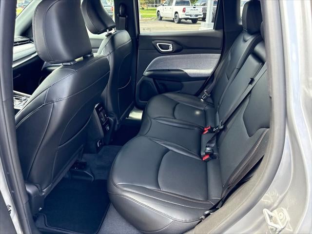 2023 Jeep Compass Latitude Lux FWD